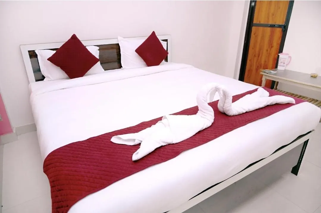 バラナシR P Residencyアパートメント 0*, バラナシ インド